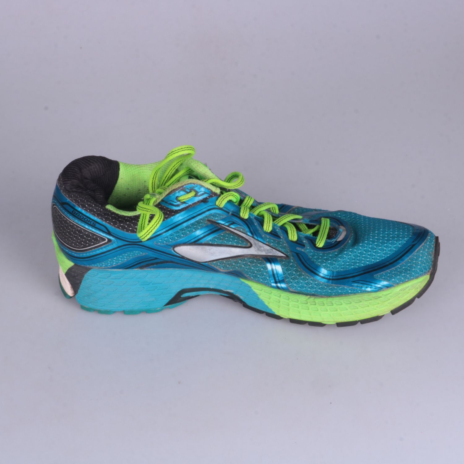 кроссовки Brooks