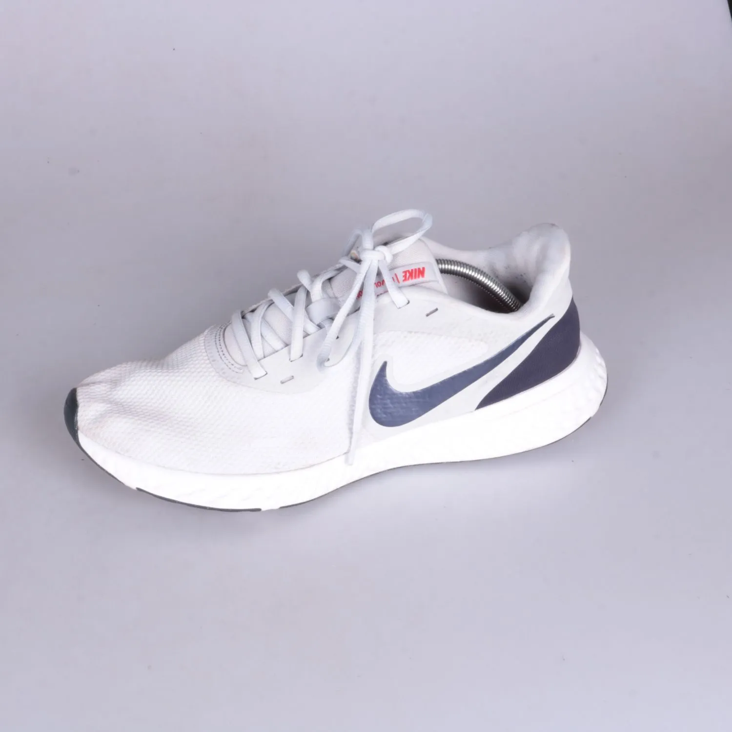 кроссовки Nike