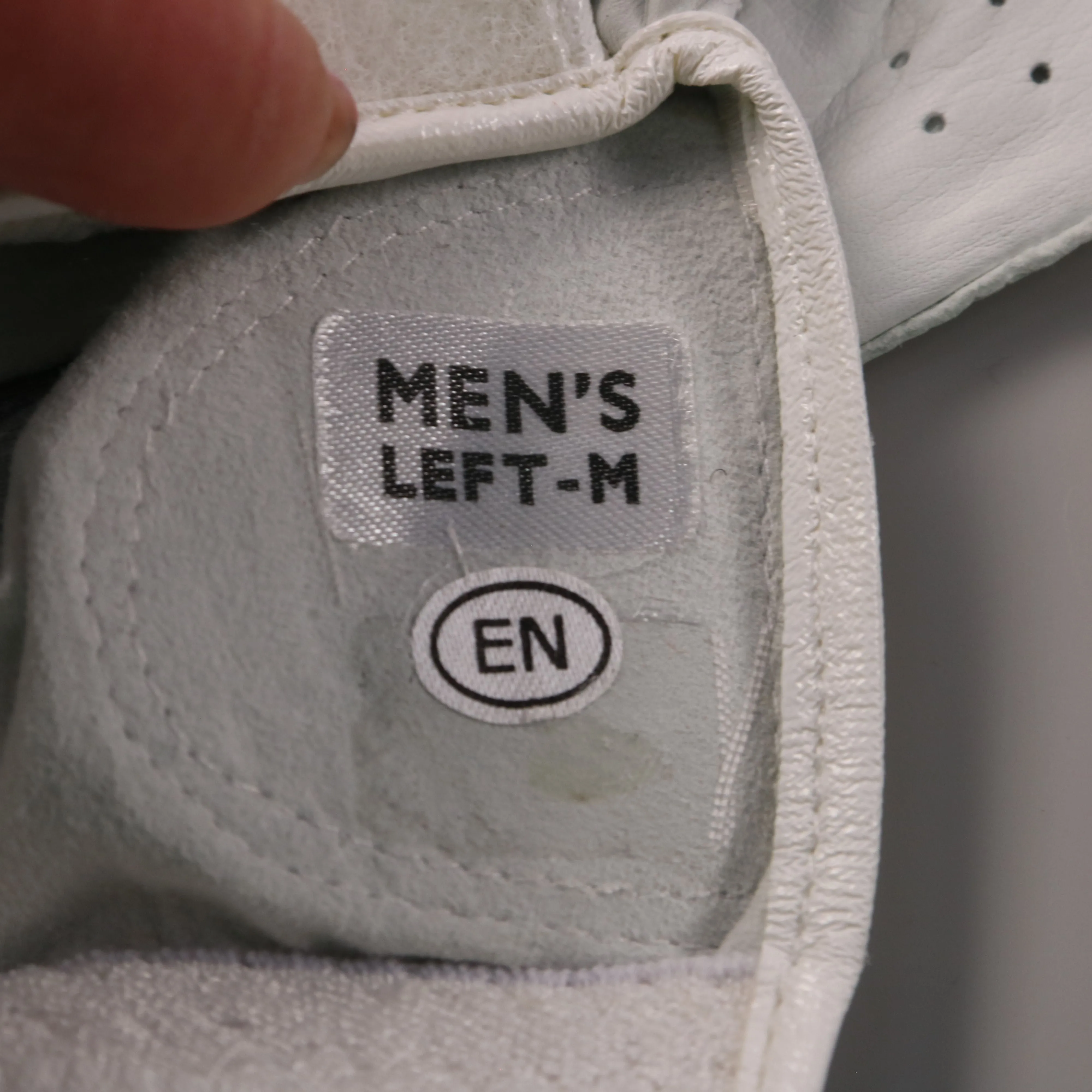 перчатка Bally