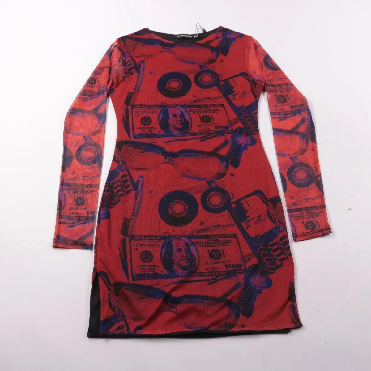 платье PrettyLittleThing