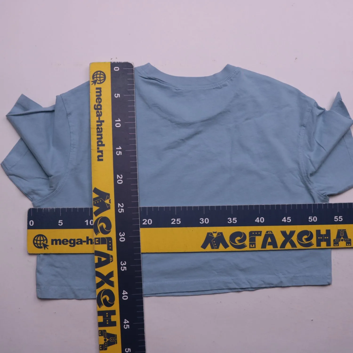 Голубая футболка FSBIN SISTER укороченного кроя, размер 42 (S)