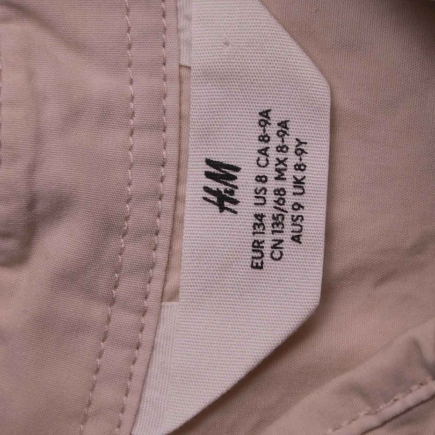 Бежевая рубашка H&M с короткими рукавами и карманами, размер 134 см (9 лет)